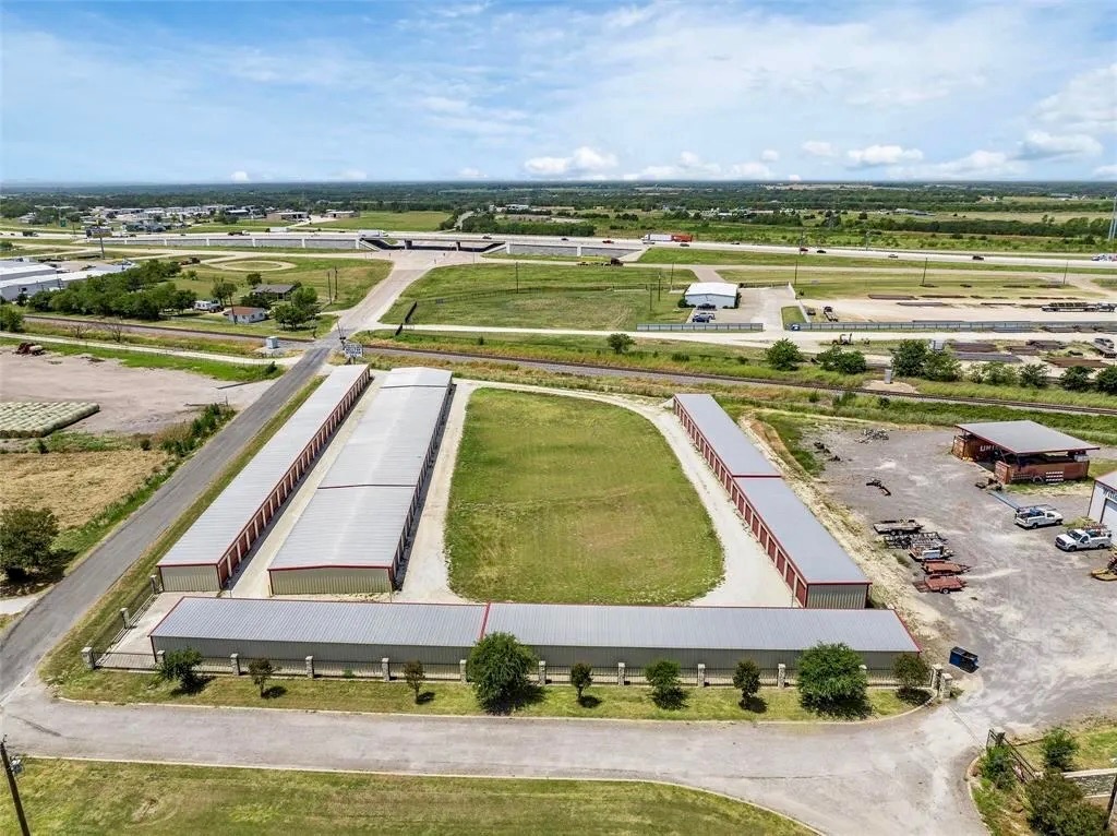 Oak Storage facility photo – oak storage ariel 1
