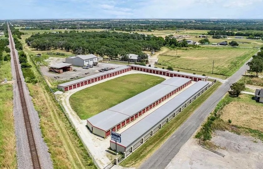 Oak Storage facility photo – oak storage ariel 3